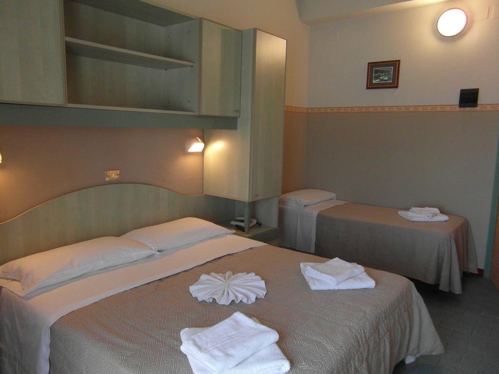 Triple Room,1095960045:JPEG